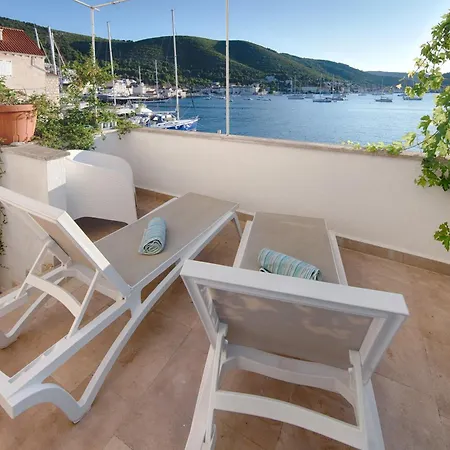 Villa Riva, *